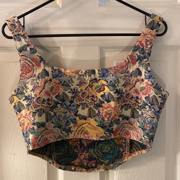 Floral Tapestry Crop Top - Picture 8 of 10